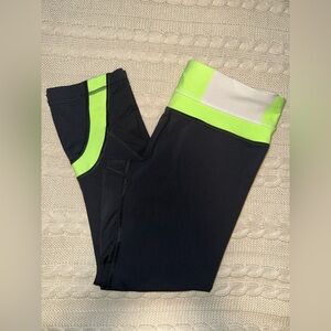 Lululemon Run Inspire Crop Black/Bold Stripe Zippy Green/Zippy Green Size 6